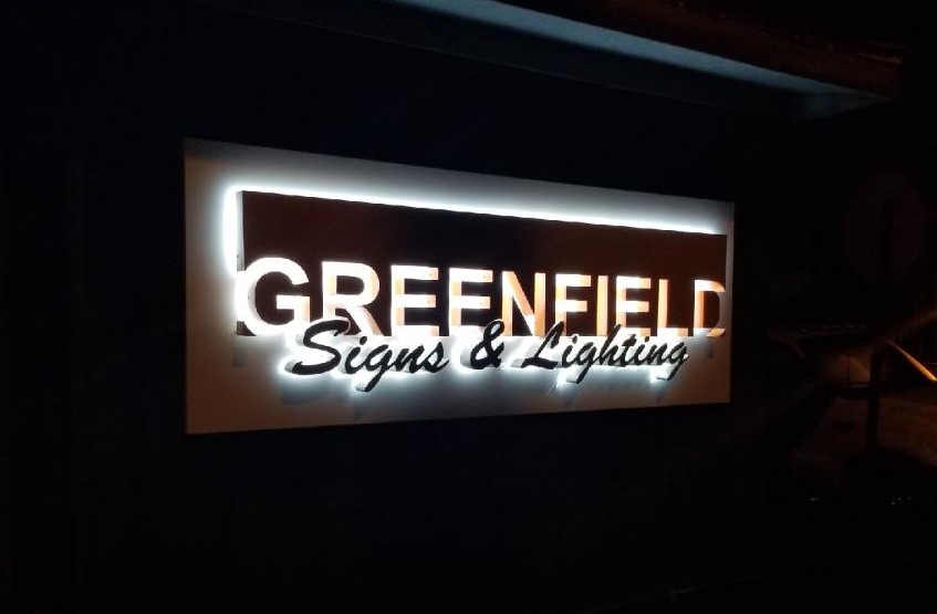  Backlit Greenfield Signs & Lighting